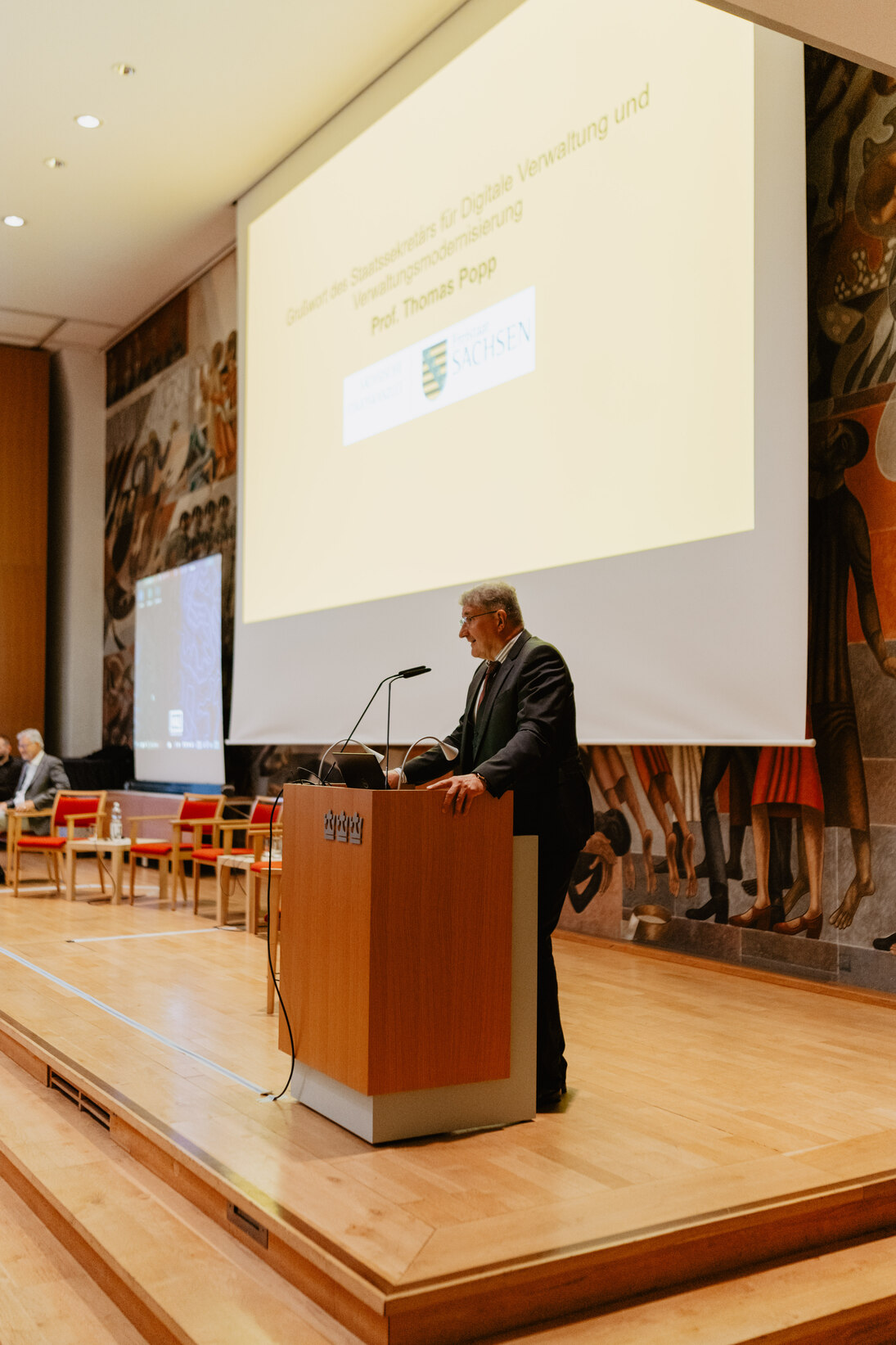 StS Prof. Popp spricht zur Eröffnung