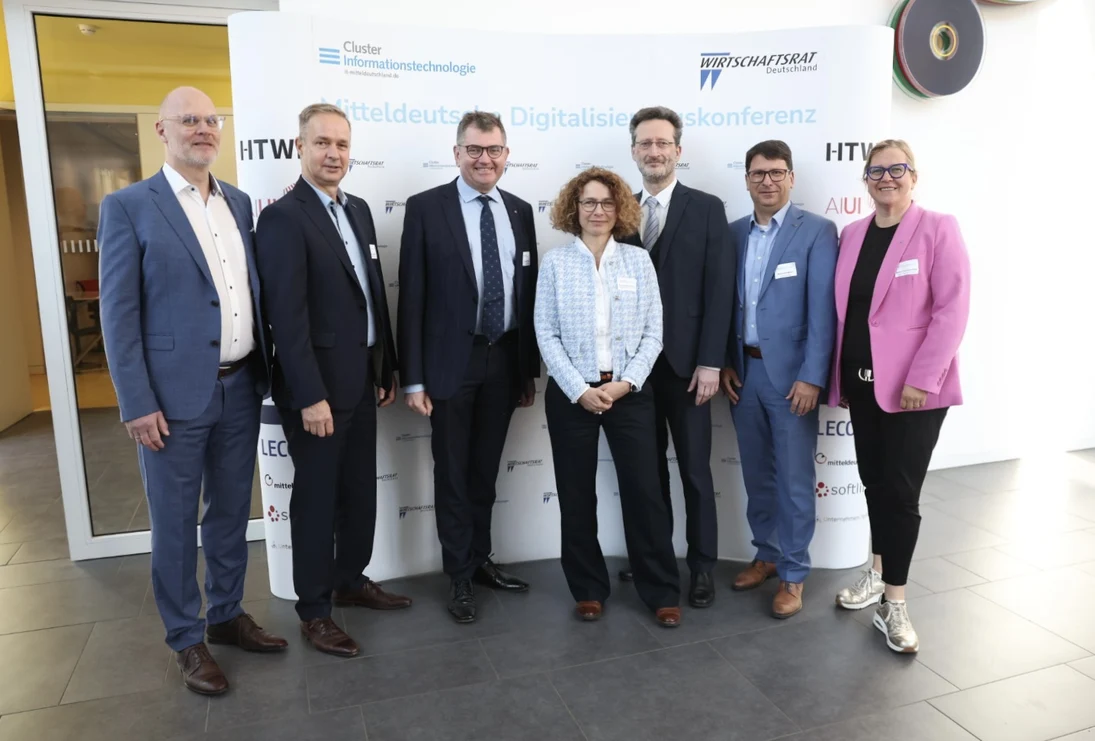 Jens Heinrich, Vorstand des Clusters IT-Mitteldeutschland und Geschäftsführer ccc software GmbH Marco Langhof, Vorstand des Clusters IT-Mitteldeutschland und Geschäftsführer Teleport GmbH Sirko Scheffler, Vorstand des Clusters IT-Mitteldeutschland und Ges